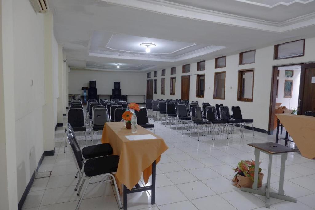 Hotel Tiara Garut Esterno foto