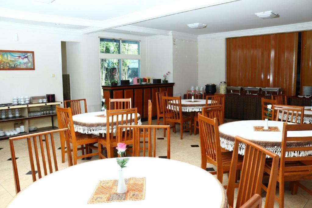 Hotel Tiara Garut Esterno foto